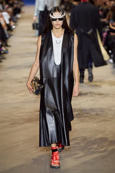 Look 23